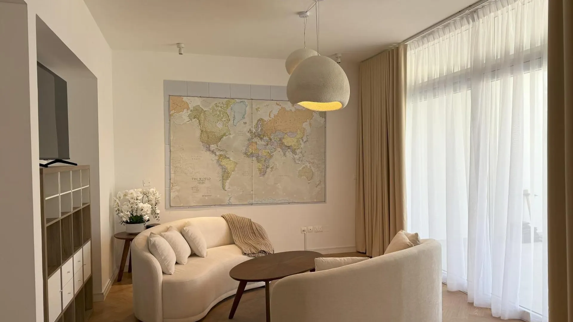 Seven Emirates Luxe Hostel - Yas Island Gate Abu Dhabi