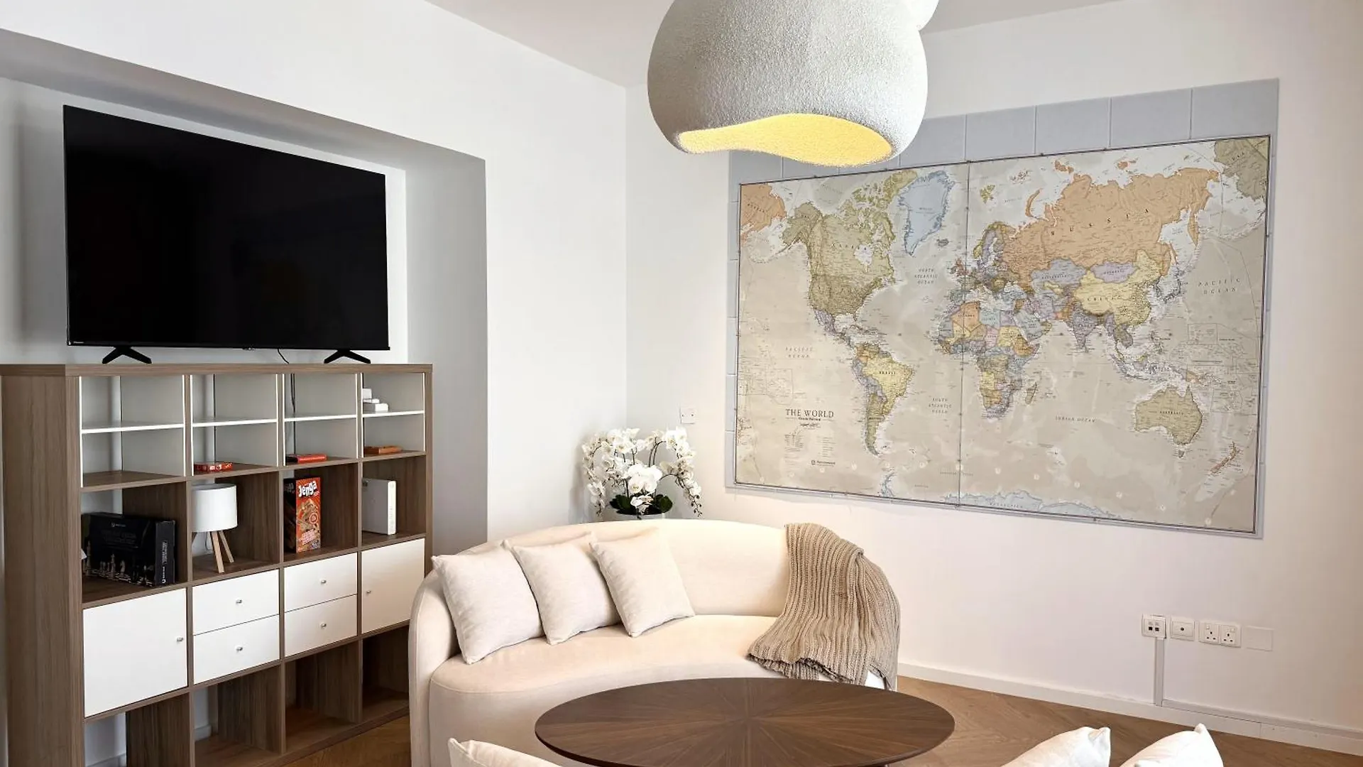 Seven Emirates Luxe Hostel - Yas Island Gate Abu Dhabi Vereinigte Arabische Emirate