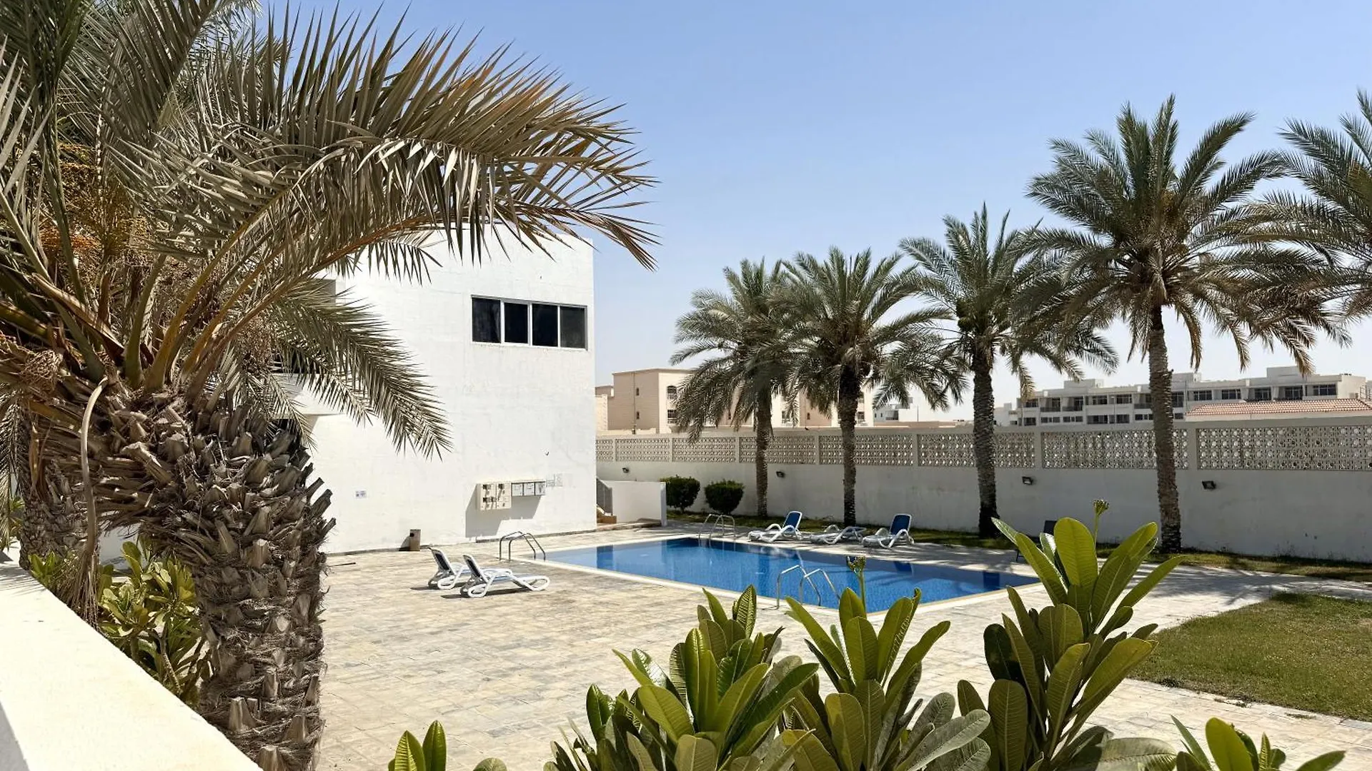 Seven Emirates Luxe Hostel - Yas Island Gate Abu Dhabi